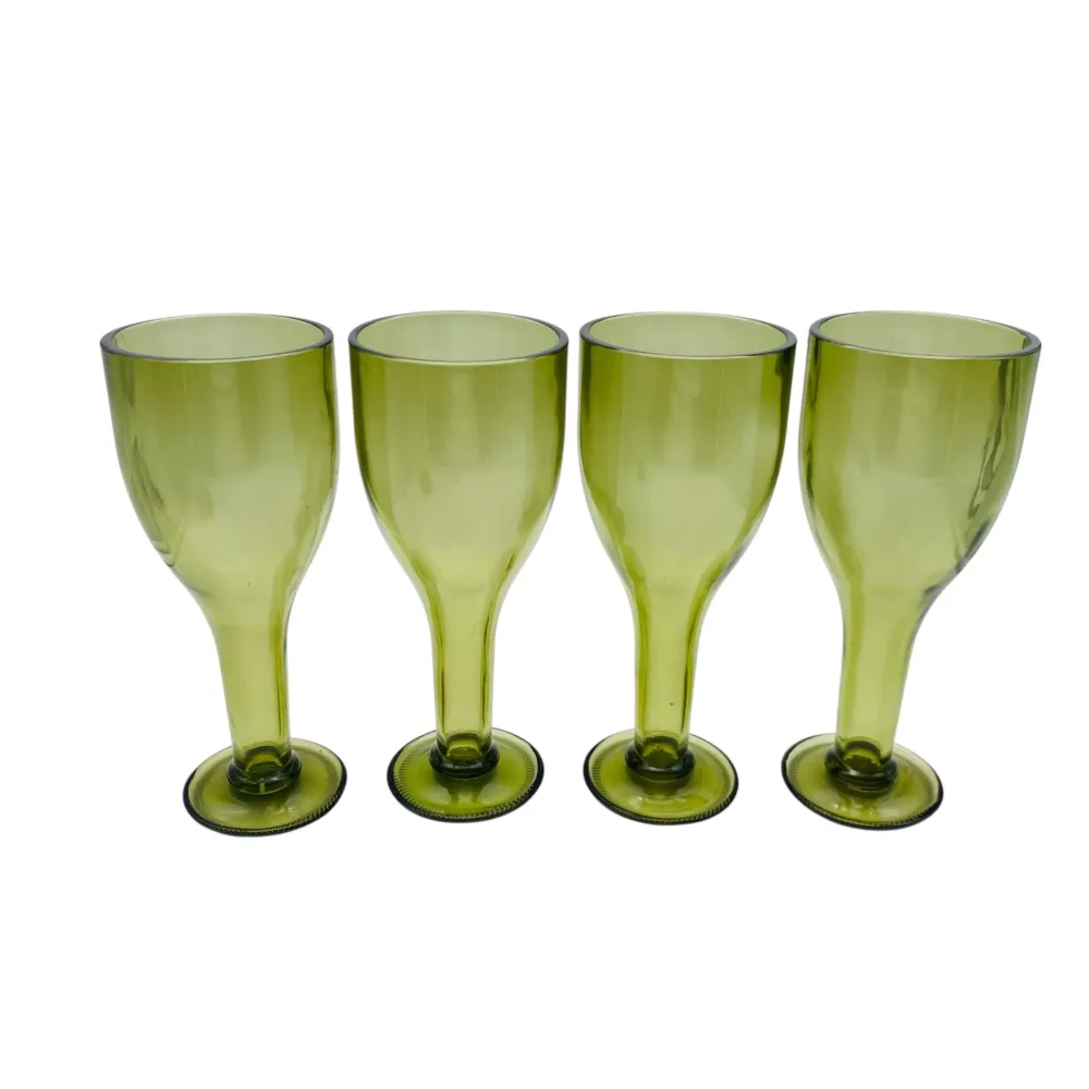Vintage Weinrömer 70er Jahre 4er Set grün Pressglas Weingläser mit füllbarem Stiel