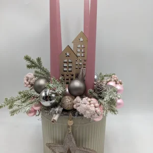 Adventsgesteck Kugel Stern Haus rosa