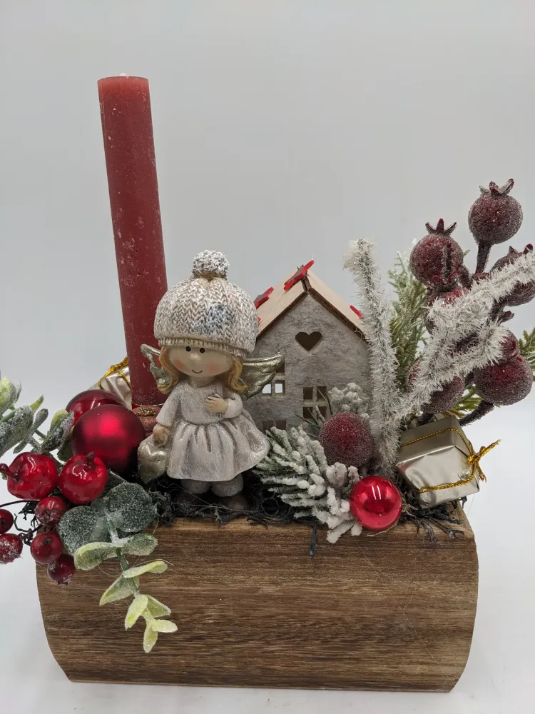 Weihnachtsgesteck Kugel Engel Haus rot