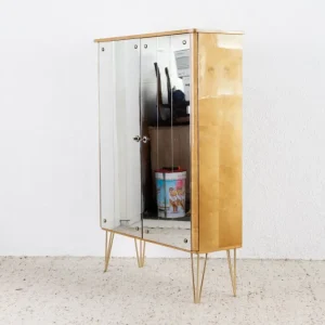 Spiegelschrank