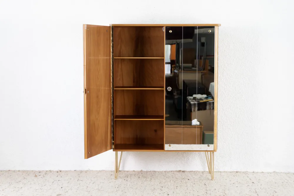 Spiegelschrank