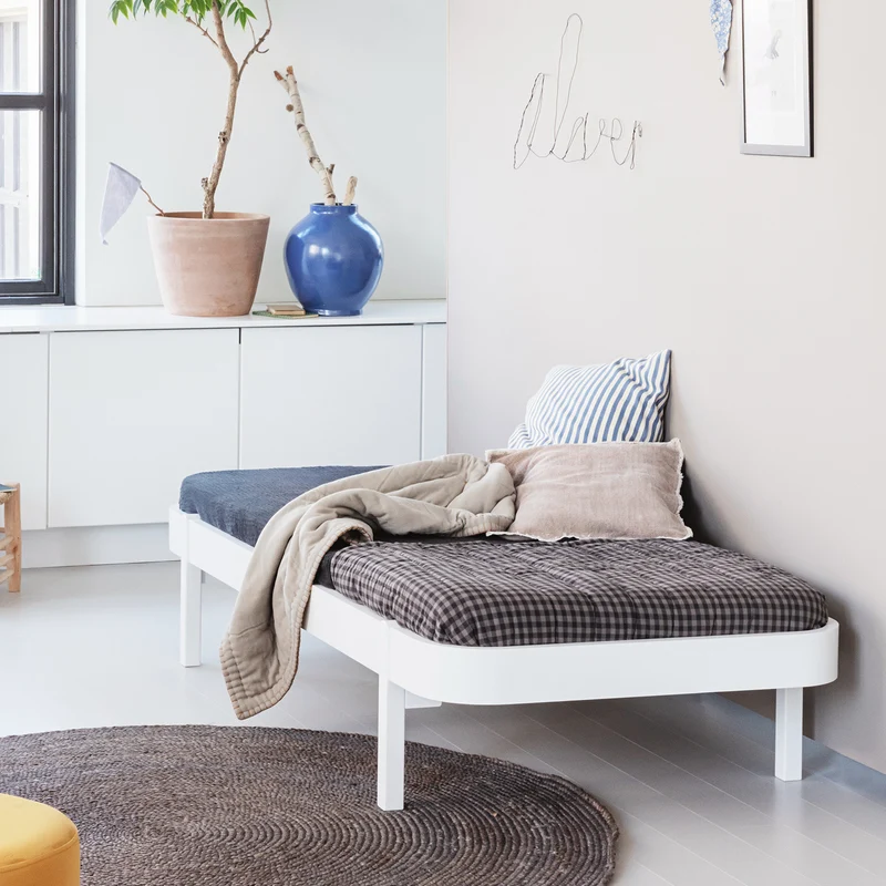 Oliver Furniture Wood Lounger Bett 90 x 200 cm Weiss