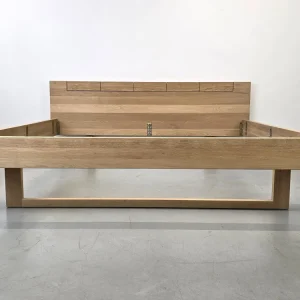VOGLAUER BETT V-Montanara Wildeiche holz eiche Massivholz 140x200 Spaltholz Design