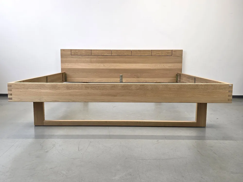 VOGLAUER BETT V-Montanara Wildeiche holz eiche Massivholz 140x200 Spaltholz Design