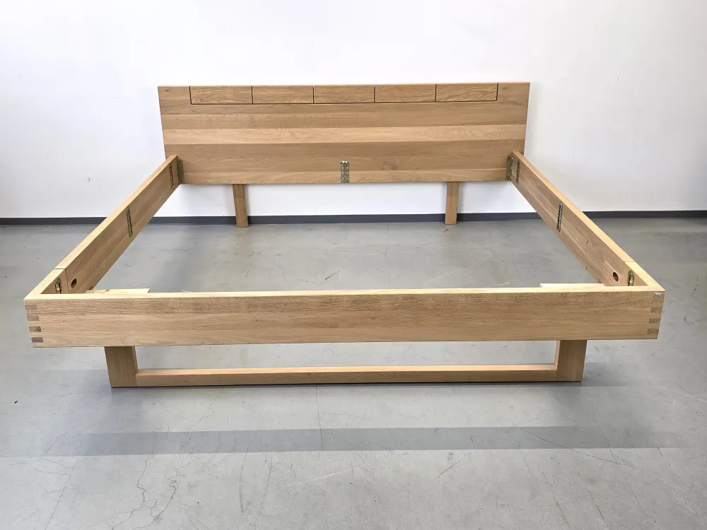 VOGLAUER BETT V-Montanara Wildeiche holz eiche Massivholz 140x200 Spaltholz Design