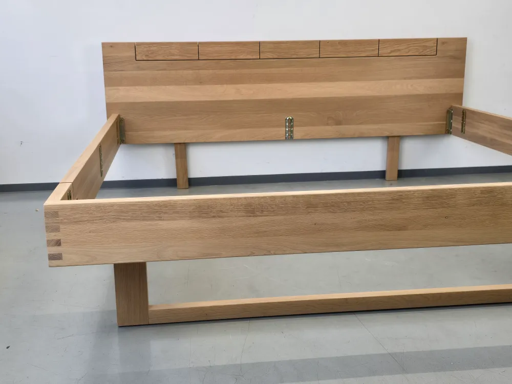 VOGLAUER BETT V-Montanara Wildeiche holz eiche Massivholz 140x200 Spaltholz Design