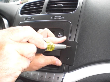 ProClip Fahrzeughalter 854652 - Winkelbefestigung- NUR für Modelle mit 4,3" Display - Dodge Journey 11-23, Fiat Freemont 1...