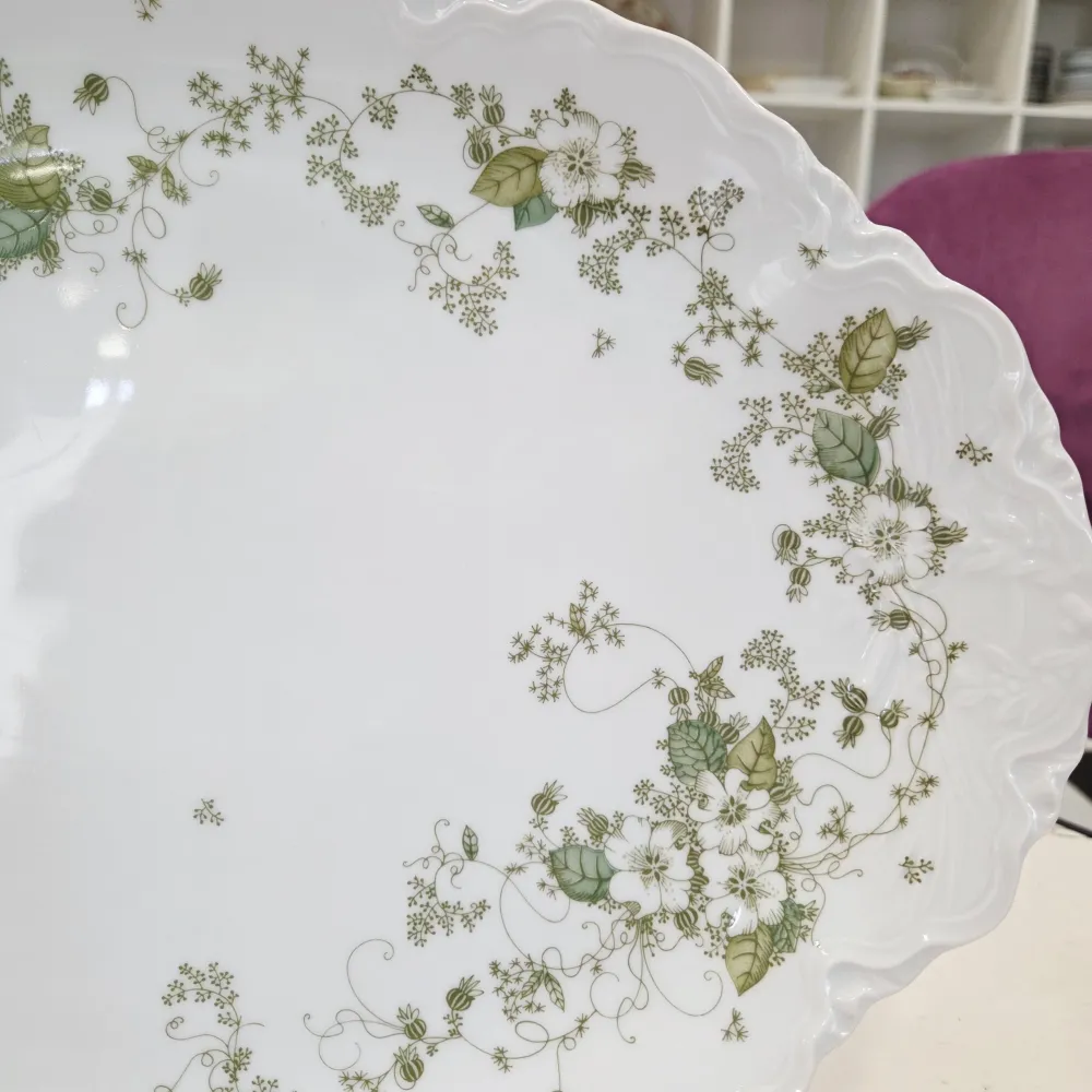 Große Hutschenreuther Porzellan Servierplatte mit grünen Blumen (39cm.)