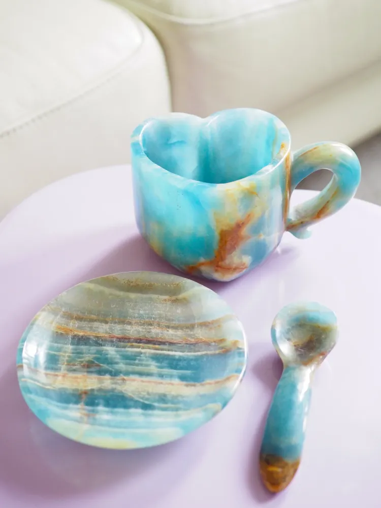 Deko Blaue Onyx / Blauer gebänderter Calcit Herz Tasse Kristall Becher mit Teller und Löffel SET . Blue Onyx / Calcite Hea...
