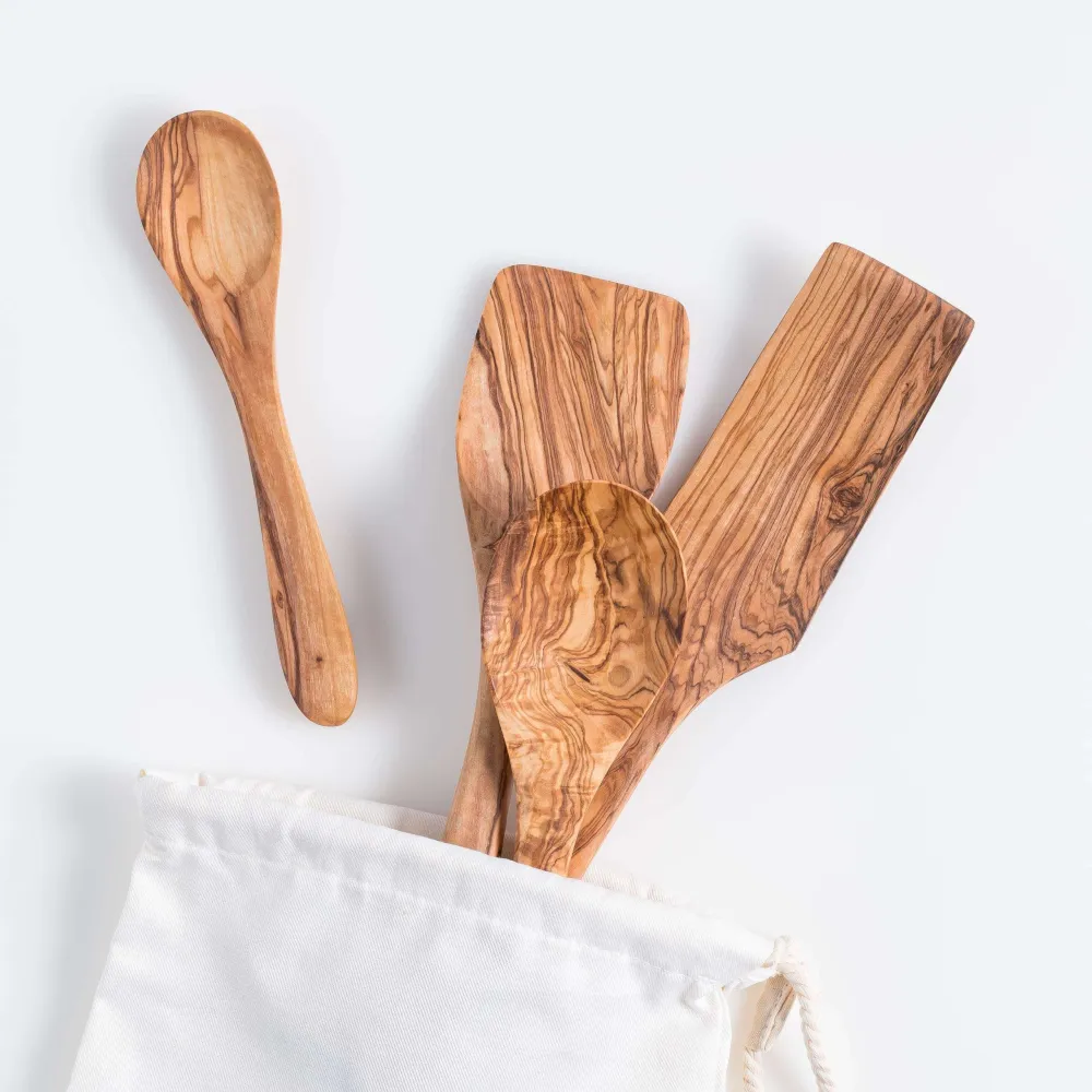 Set mit 4 Küchenutensilien aus Olivenholz – Löffel, Pfannenwender, langer Pfannenwender & kleiner Löffel