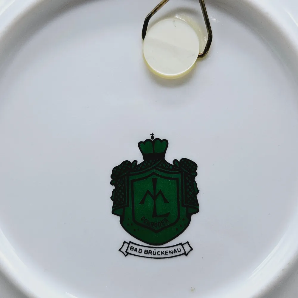 Ein kleiner Bad Brückenauer Porzellanteller.