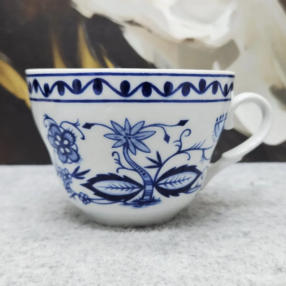 Kahla Porzellantasse mit Zwiebeldesign (170ml)