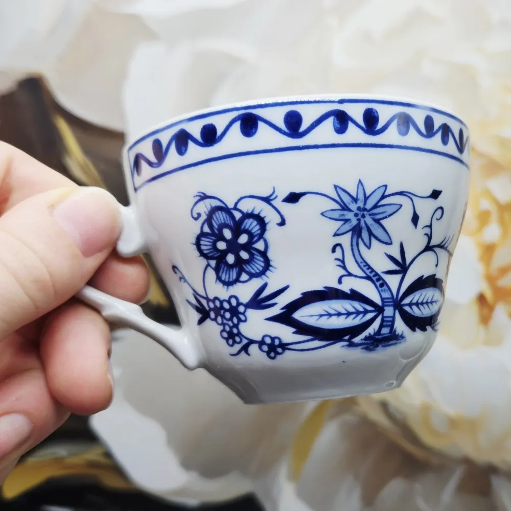 Kahla Porzellantasse mit Zwiebeldesign (170ml)