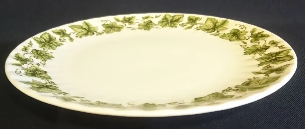 DESSERTTELLER - Porzellan, Flora Weinblatt Blätter Pflanzen Ranken Motiv Dekor