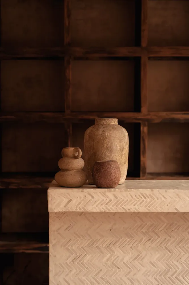 Die Earthen Balance Vase - Sand - S