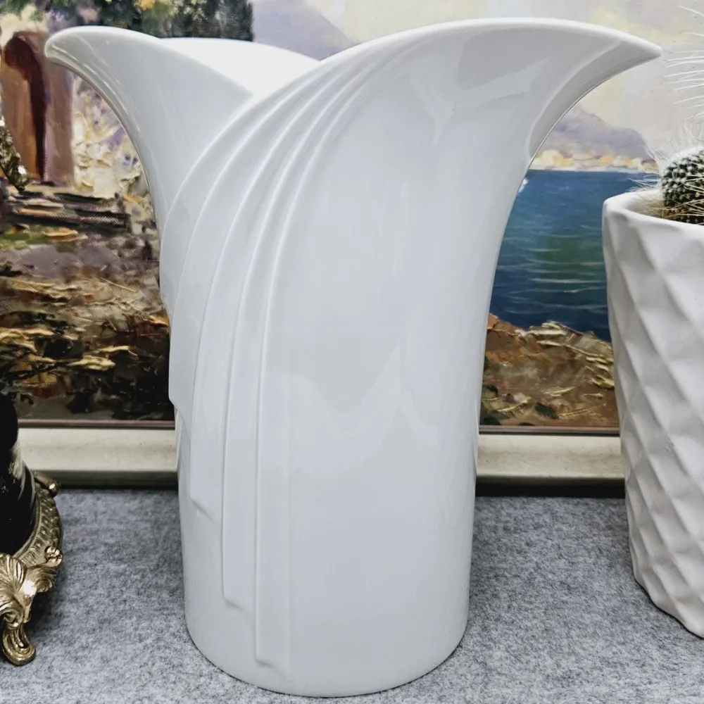 Exklusive, große, sehr praktische THOMAS Germany Vase aus weißem Porzellan