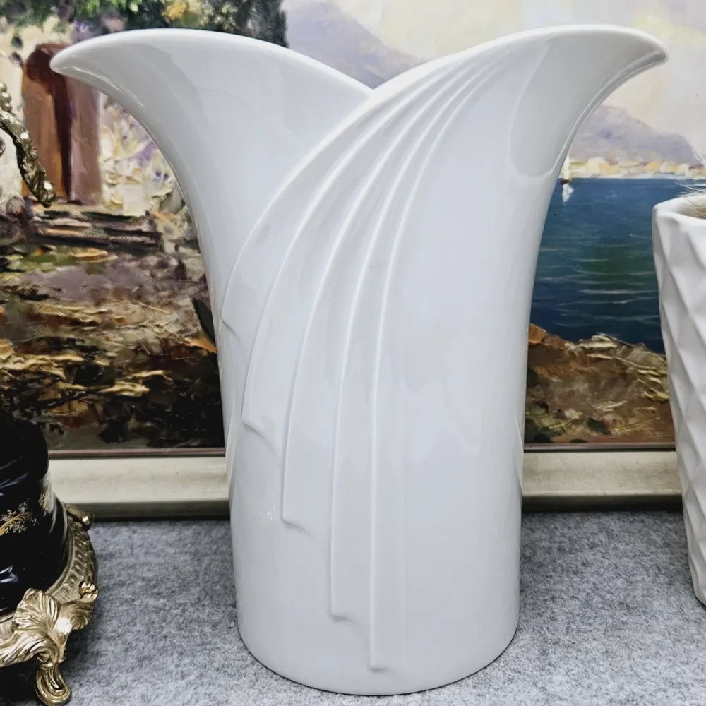 Exklusive, große, sehr praktische THOMAS Germany Vase aus weißem Porzellan