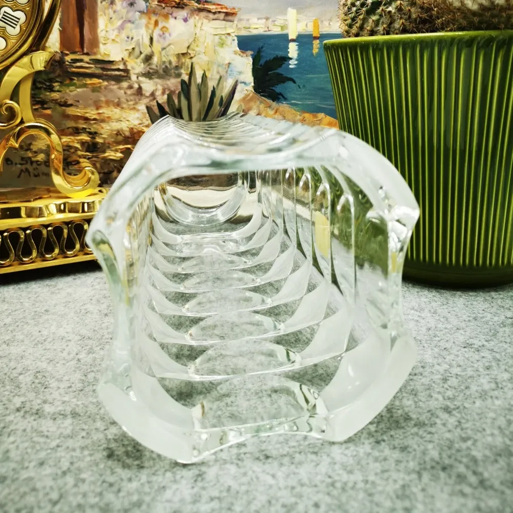 Handgeschnitzte Vase "Sabina Kristall"