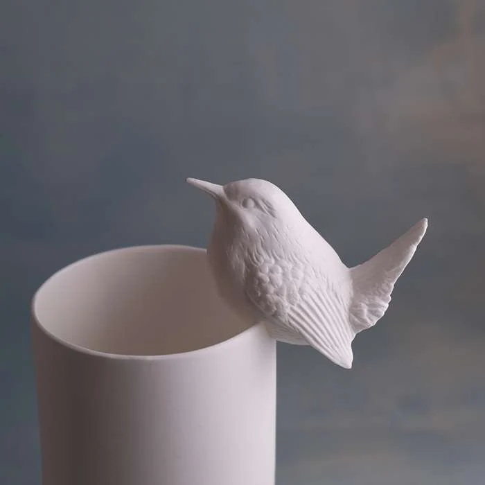 Klatt objects Vogel Zaunkönig Kantenhocker Porzellan