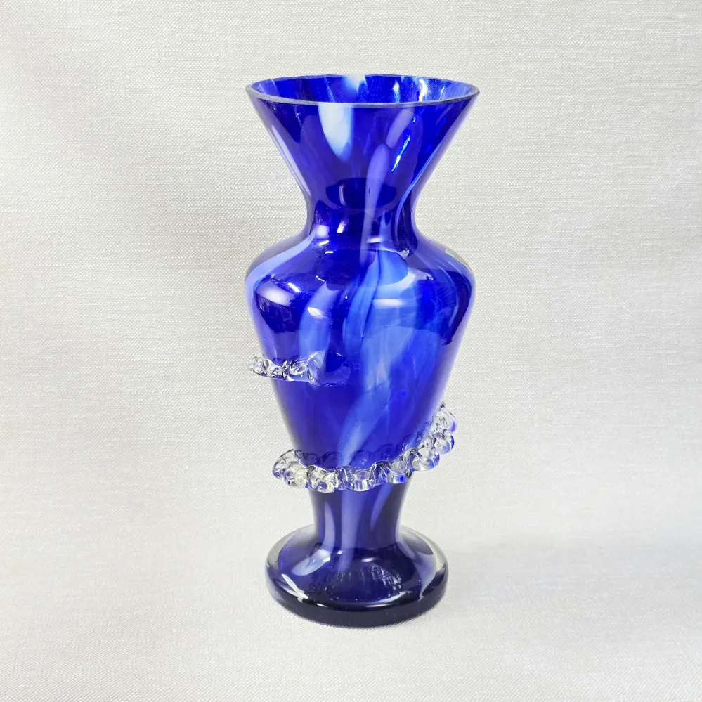 Kobaltblaue Rigaree-Vase aus Polen – 1970er Studioglas