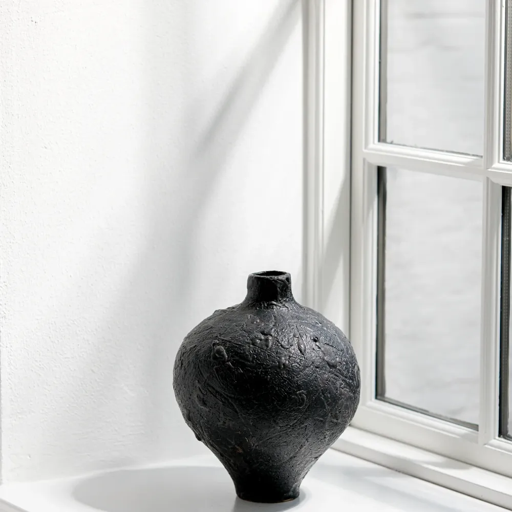 Lotte Buur, kleine Vase, Steinzeug | schwarz (LB05)