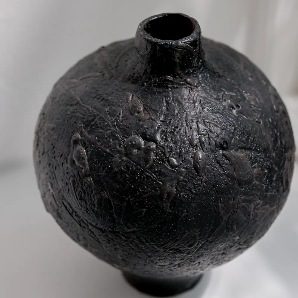 Lotte Buur, kleine Vase, Steinzeug | schwarz (LB05)