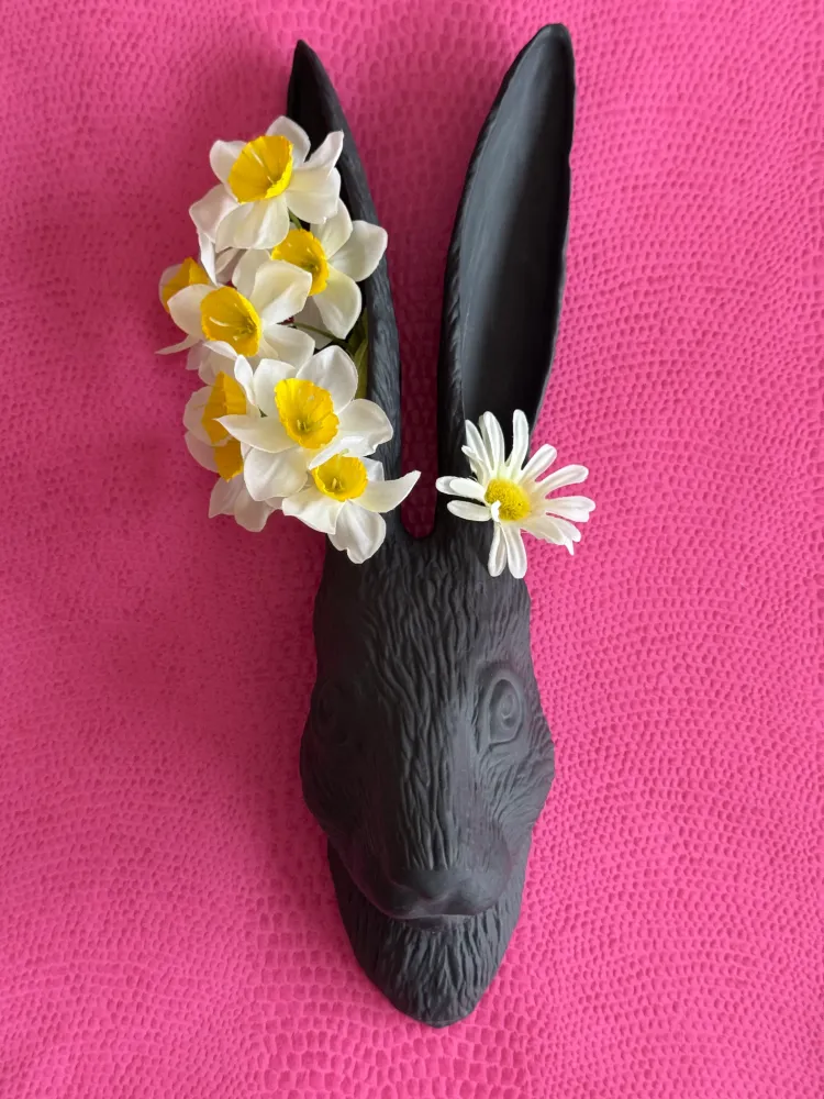 Mein Name ist Herr Kowalski ... niedlicher Porzellan Hase Blumenvase Klatt Objects für die Wand Hängevase schwarz