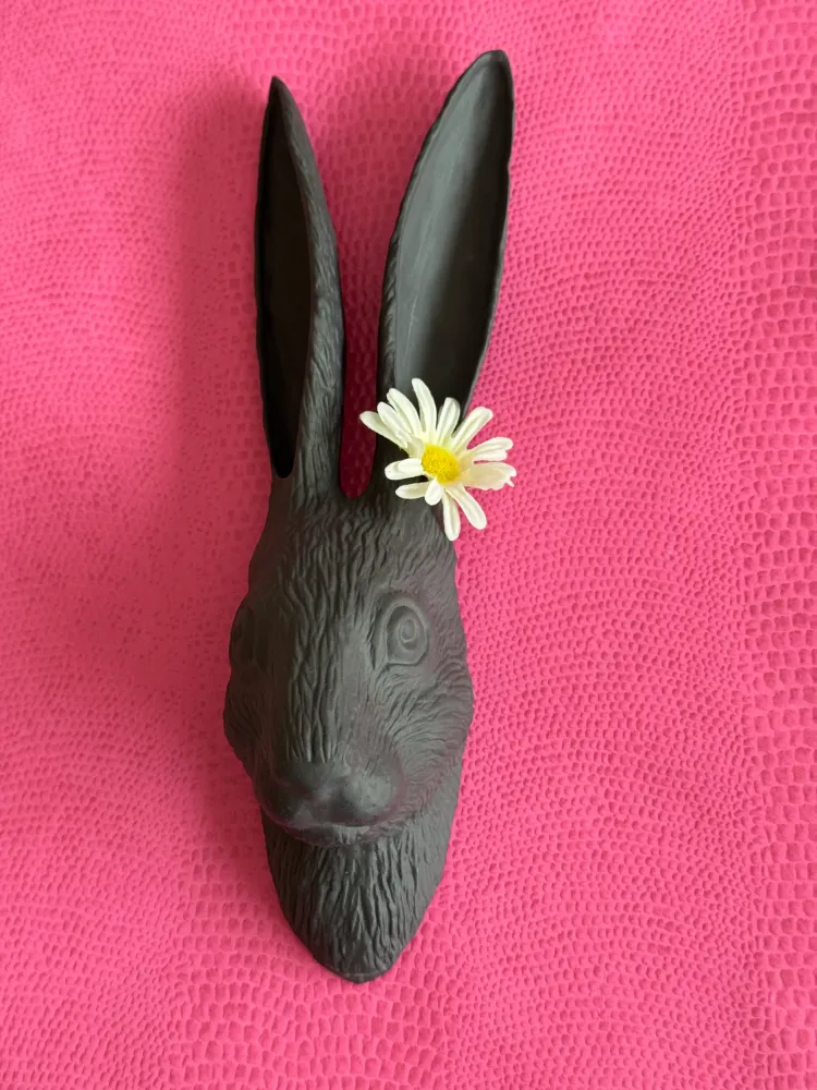Mein Name ist Herr Kowalski ... niedlicher Porzellan Hase Blumenvase Klatt Objects für die Wand Hängevase schwarz