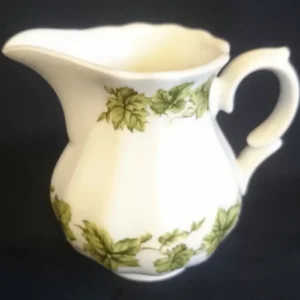 MILCHKÄNNCHEN - Porzellan, Flora Weinblatt Blätter Pflanzen Ranken Motiv Dekor