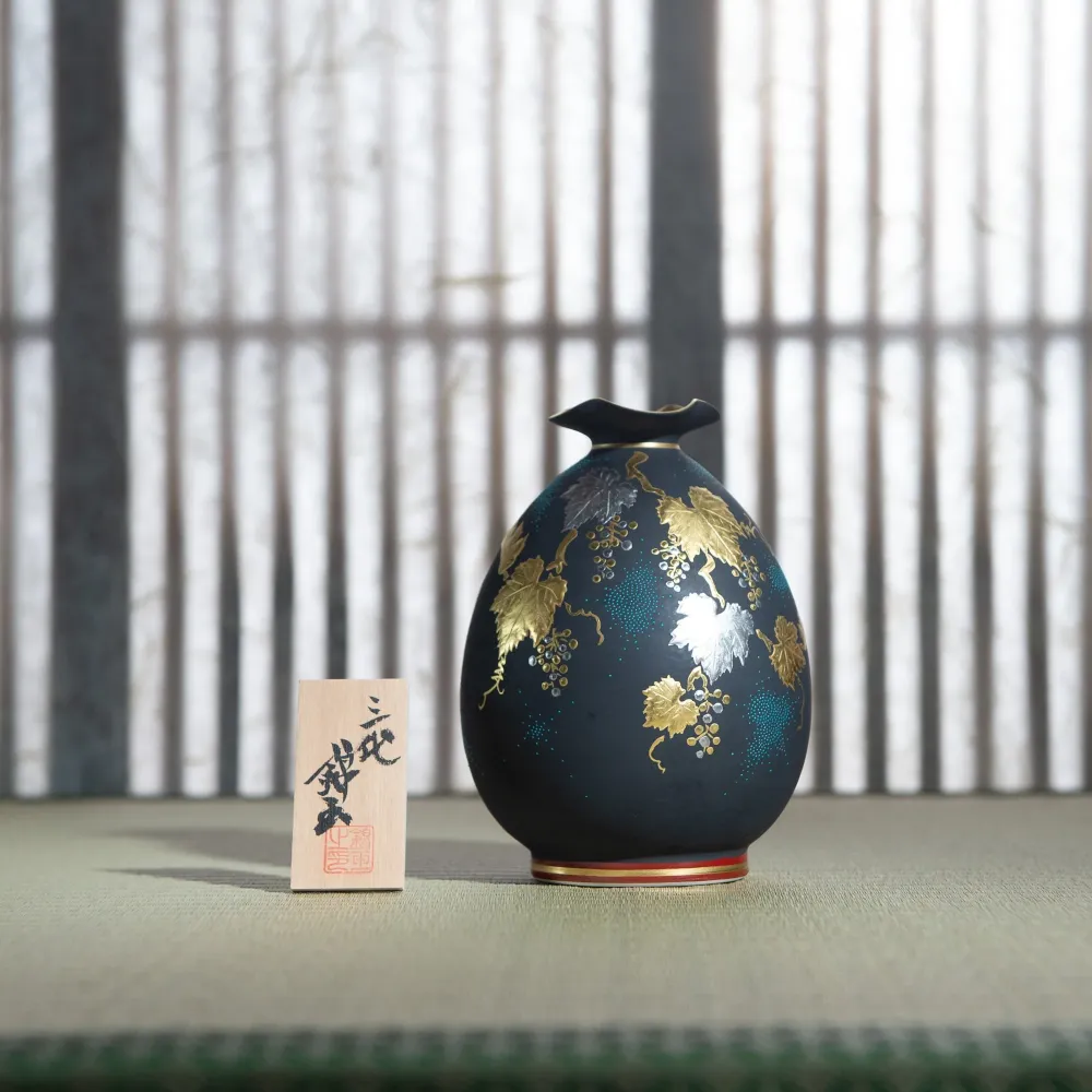 Morikin Traubenmuster Aochibu Kordelzugbeutelförmige Vase