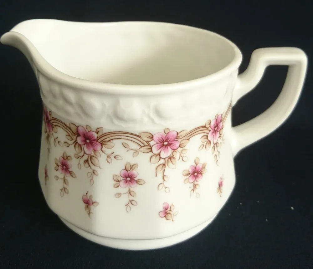 SAUCIER - Porzellan, Flora Blumenblüten Pflanzen Relief Motiv Dekor