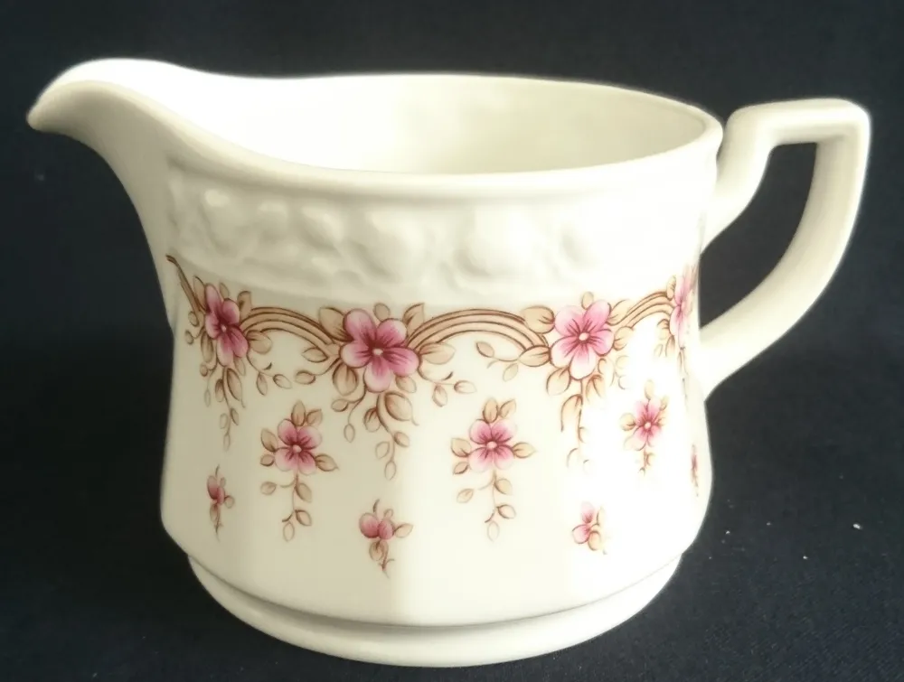 SAUCIER - Porzellan, Flora Blumenblüten Pflanzen Relief Motiv Dekor