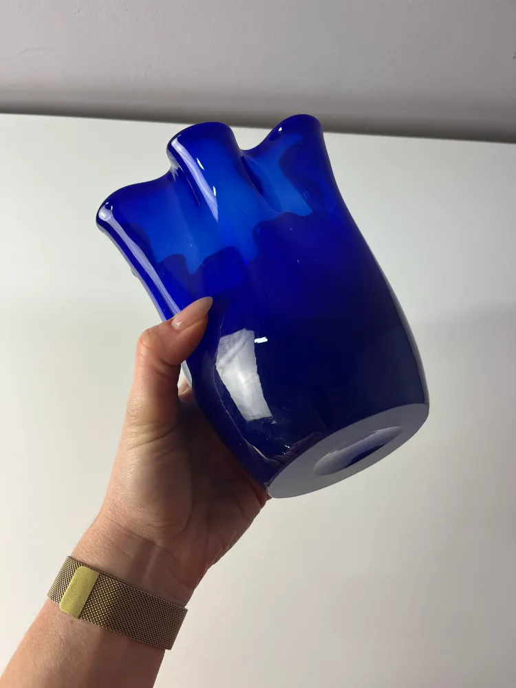 Schmale Vase Fazoletto blau Glas