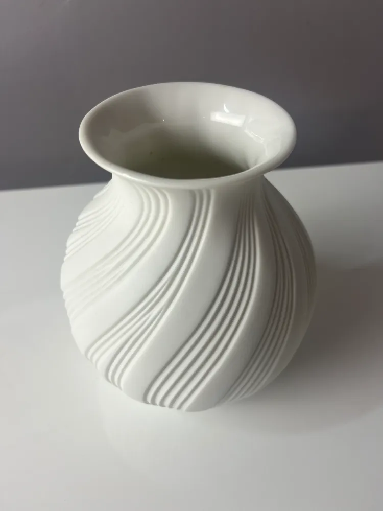 Vase 0216 Biskuitporzellan von Manfred Frey für Kaiser