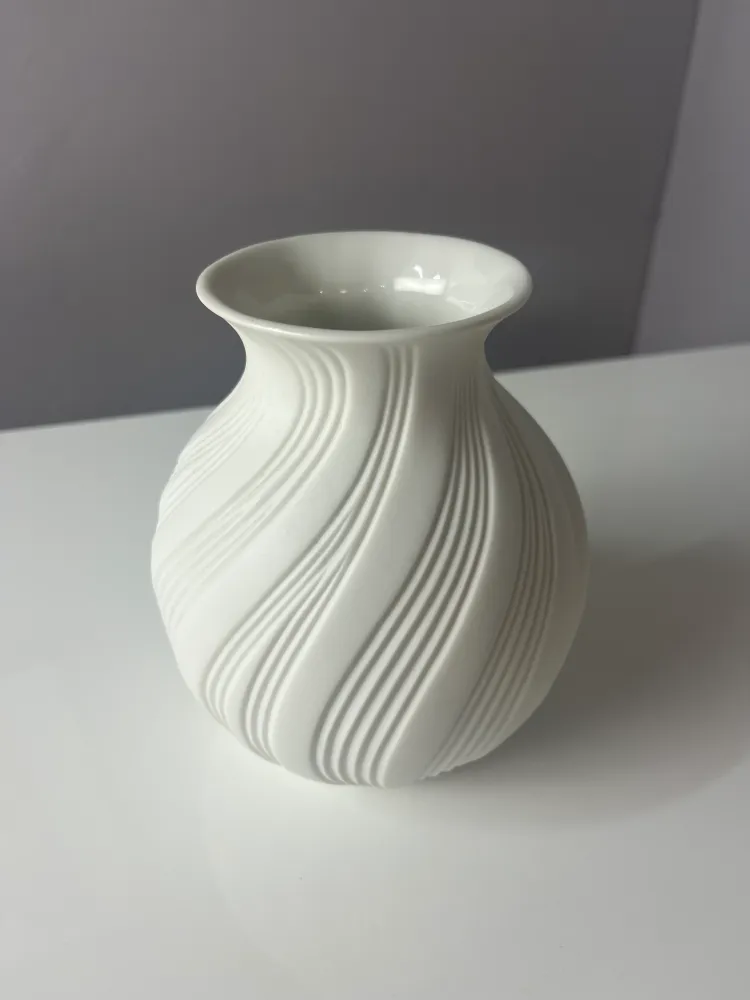 Vase 0216 Biskuitporzellan von Manfred Frey für Kaiser