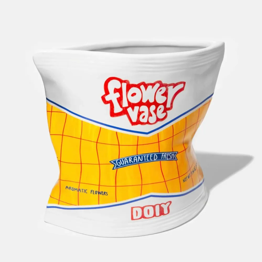 Vase „Chips Bag“ | DOIY | Einzigartige Vase für kreative Dekoideen