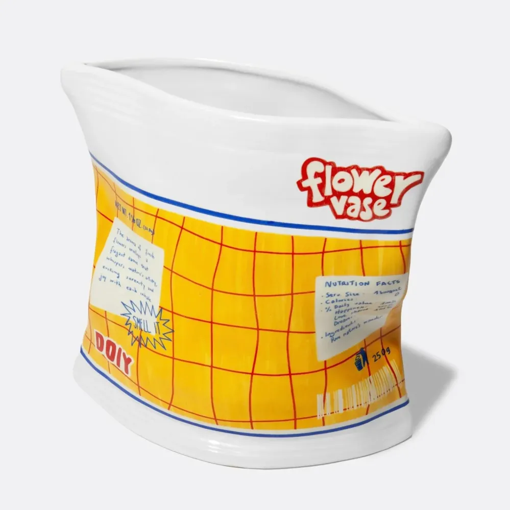 Vase „Chips Bag“ | DOIY | Einzigartige Vase für kreative Dekoideen