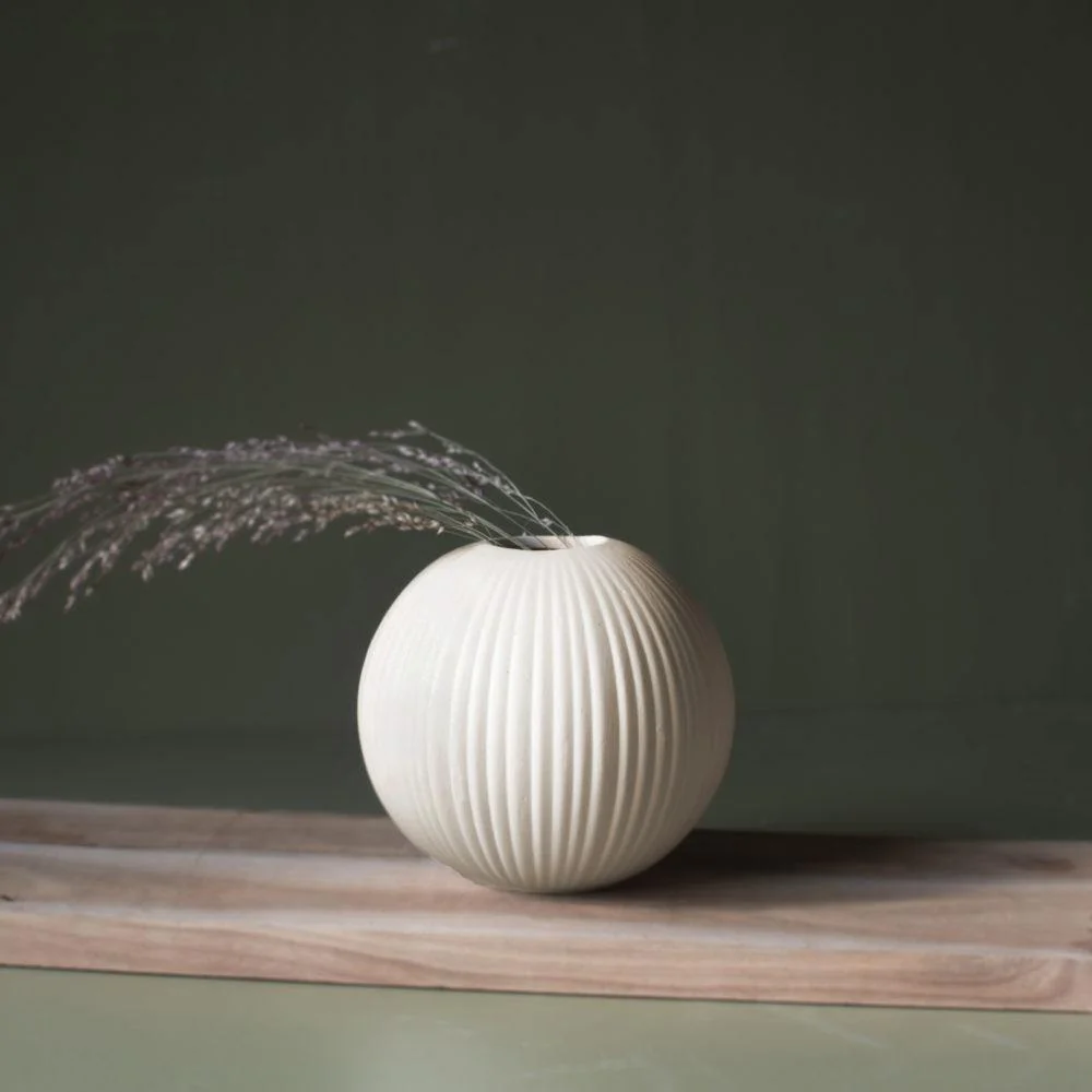 Vena Small beige ceramic vase