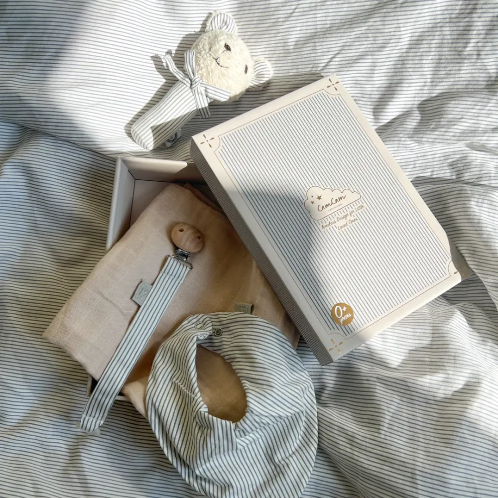 Baby Essentials Geschenkbox - Classic Stripes Blue