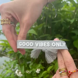 GOOD VIBES ONLY STATEMENT ARMBAND Grey