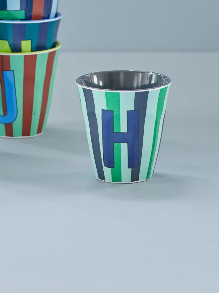 Mittelgroße Buchstabenbecher - Mehrfarbig - H - Stripes