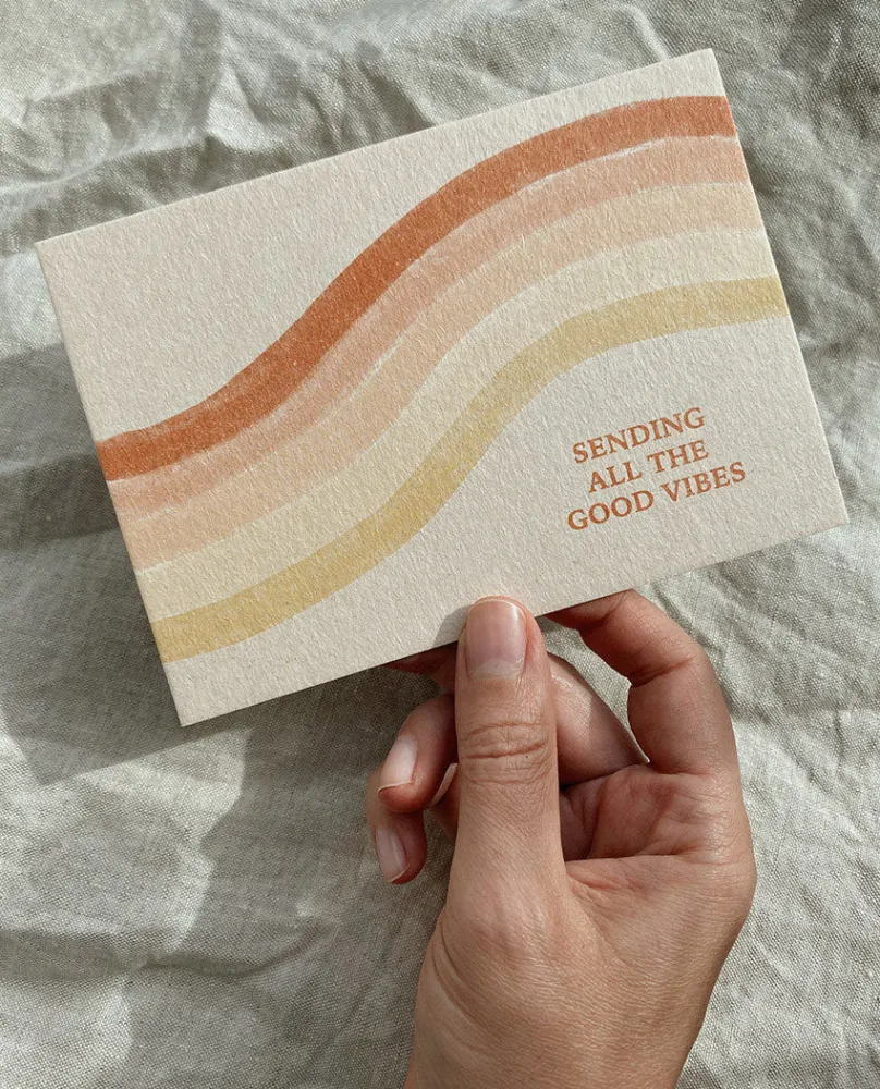 SENDING ALL GOOD VIBES - POSTKARTE