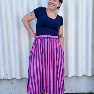 Viskosejersey Happy Stripes cherry dunkelblau pink