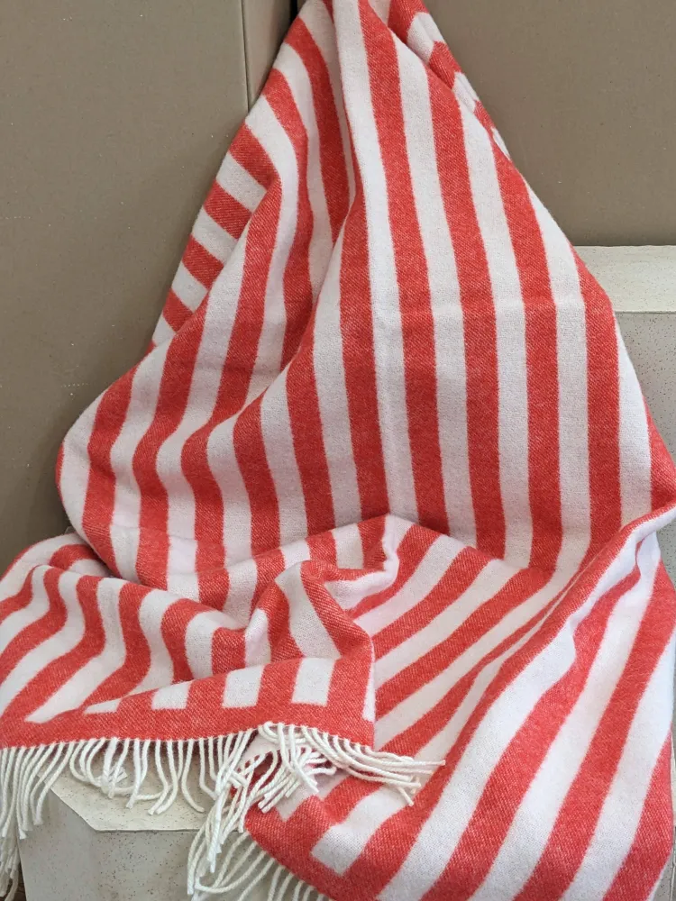 Wolldecke / Kuscheldecke - STRIPES Tomato Red / Off White