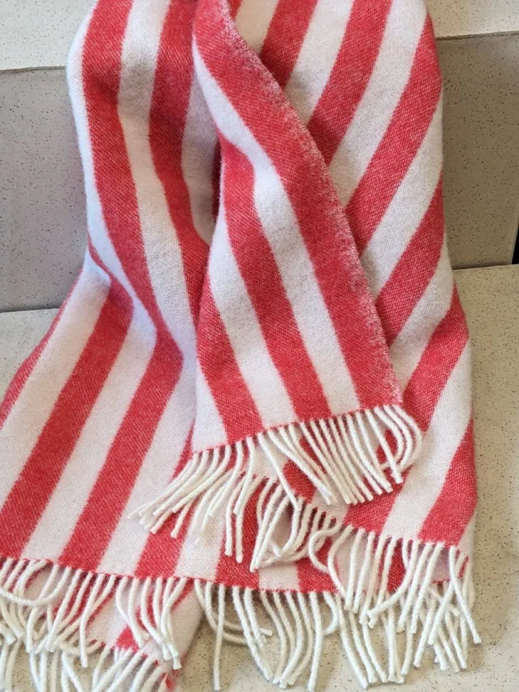 Wolldecke / Kuscheldecke - STRIPES Tomato Red / Off White