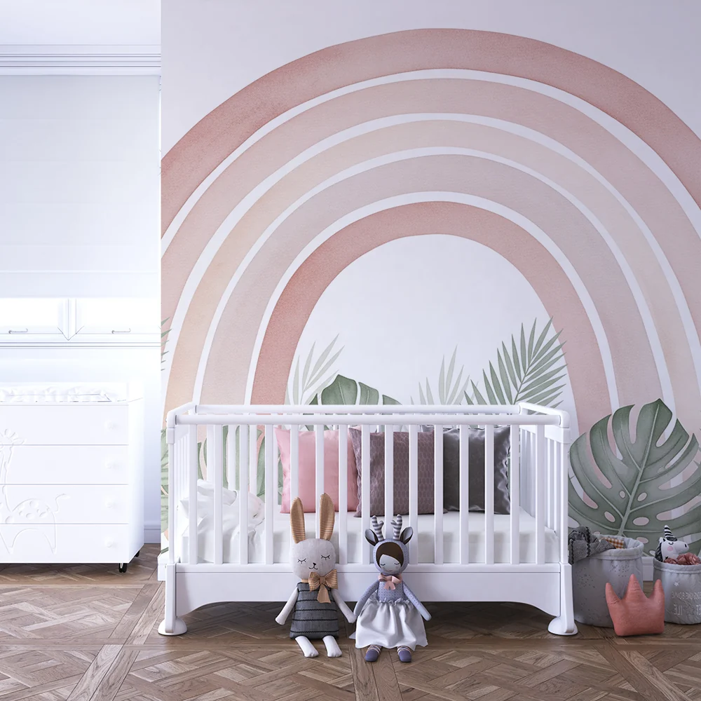 Babyzimmer Tapete | Pastellregenbogen vor einem hübschen tropischen Blattwerk