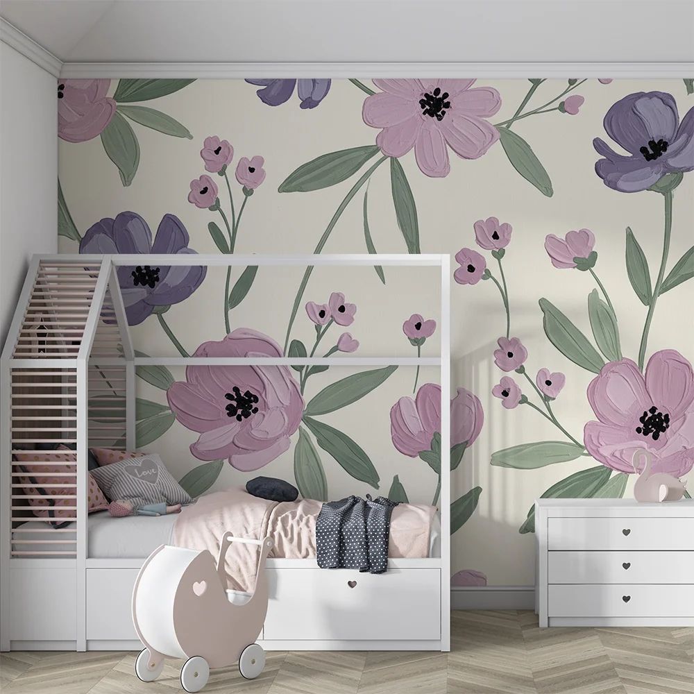 Babyzimmer-Tapete | Zarte Pastellblumen auf cremefarbenem Grund