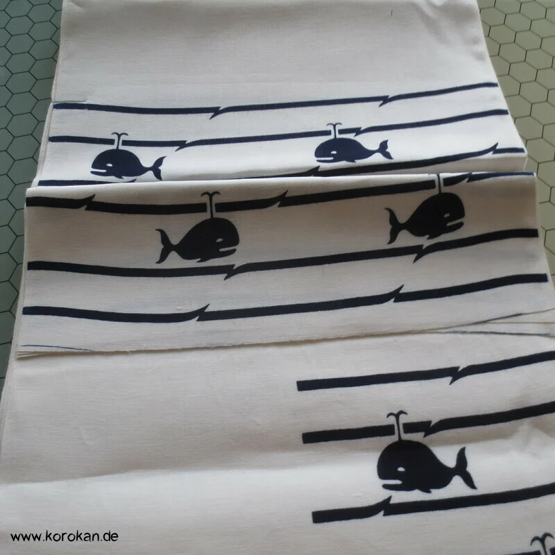 Karieba Yukata Stoff mit Walen Wellen, Blaudruck