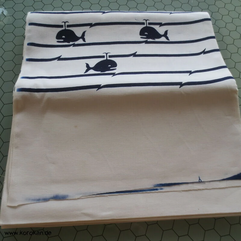 Karieba Yukata Stoff mit Walen Wellen, Blaudruck