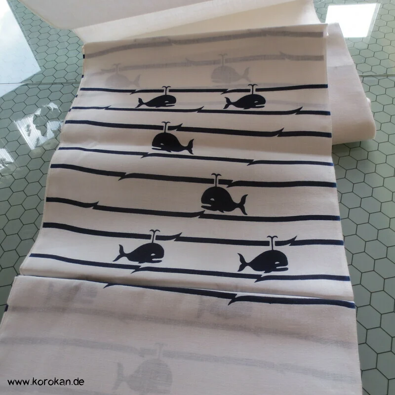 Karieba Yukata Stoff mit Walen Wellen, Blaudruck